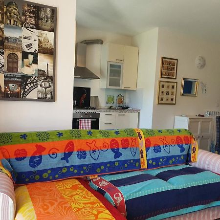 casa di clara Apartment San Bartolomeo Al Mare Bagian luar foto