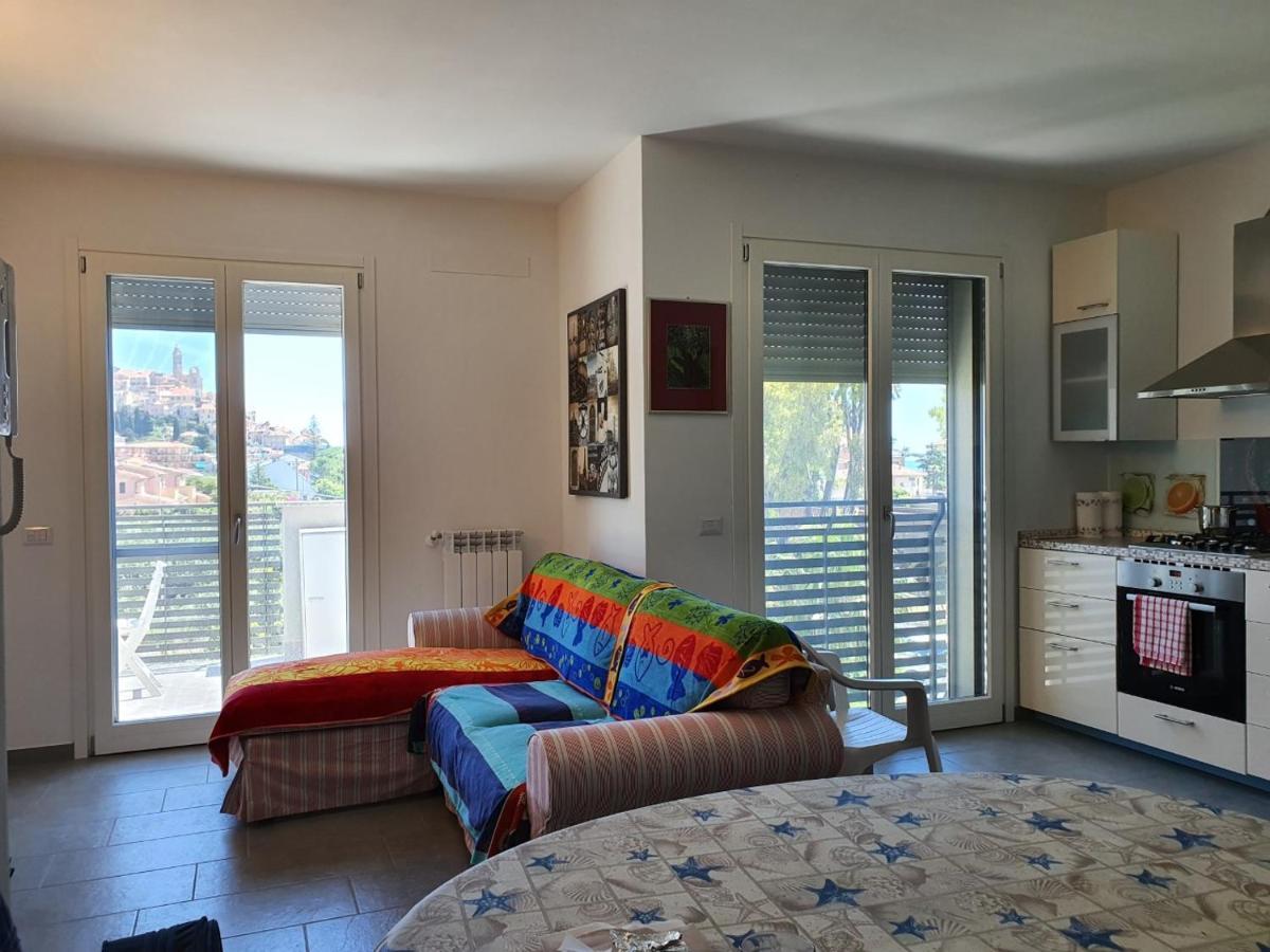casa di clara Apartment San Bartolomeo Al Mare Bagian luar foto