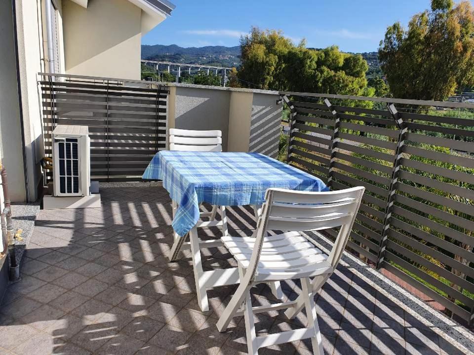 casa di clara Apartment San Bartolomeo Al Mare Bagian luar foto